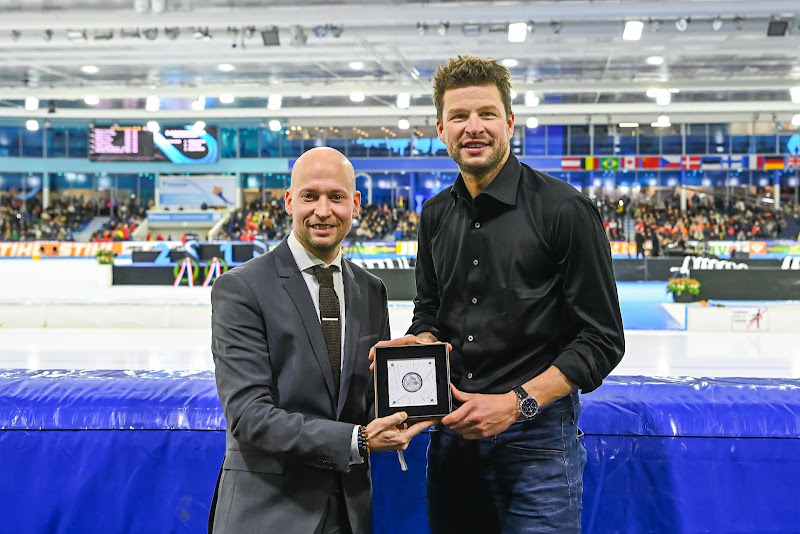 Koninklijke Munt eert Sven Kramer met penning vanwege zijn imposante schaatscarrière