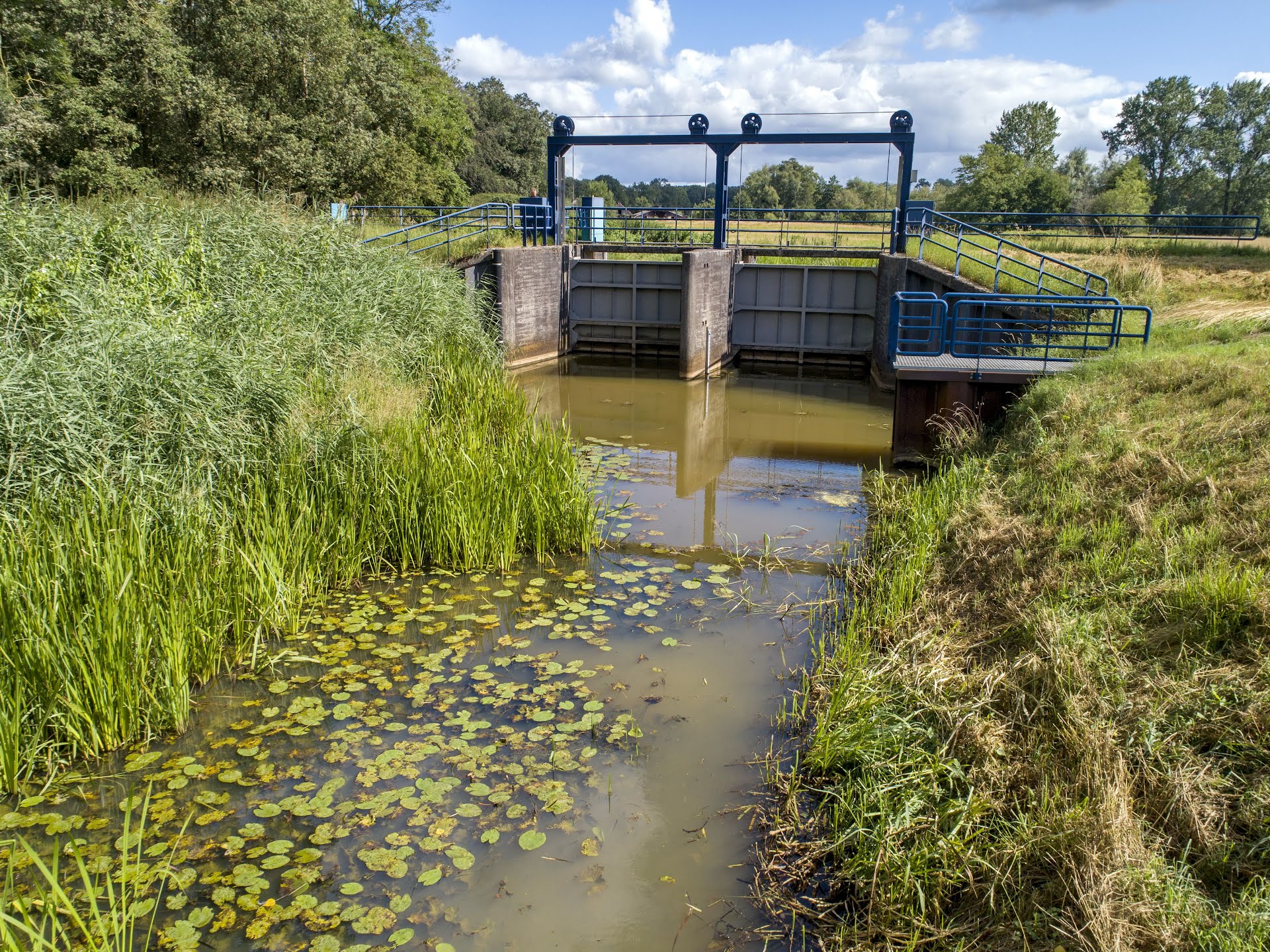 Waterschap Rijn en IJssel verbiedt water uit sloten en beken te halen