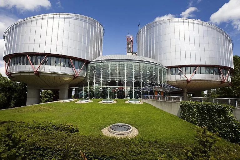 Afdeling bestuursrechtspraak stelt vragen aan Europees Hof over ‘derdelanders’